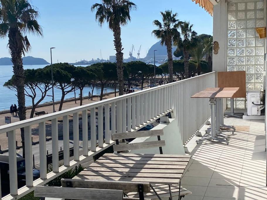 T3 Sur La Plage Vue Feerique Mer,Wifi, Parking Inclus , Clim La Ciotat Exterior foto